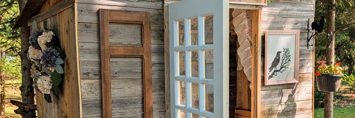 Raven House farm stand